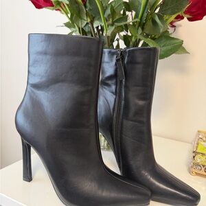 Forever 21 Sleek Black Heeled Boots